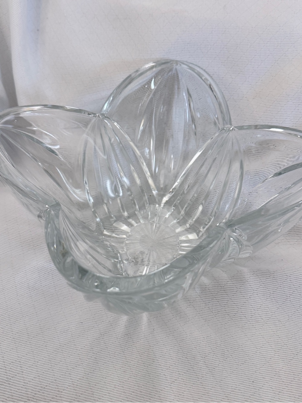 Large Vintage Clear Glass Flower Centerpiece Bowl 10x5 Sculpted Petal Fruit Dish
